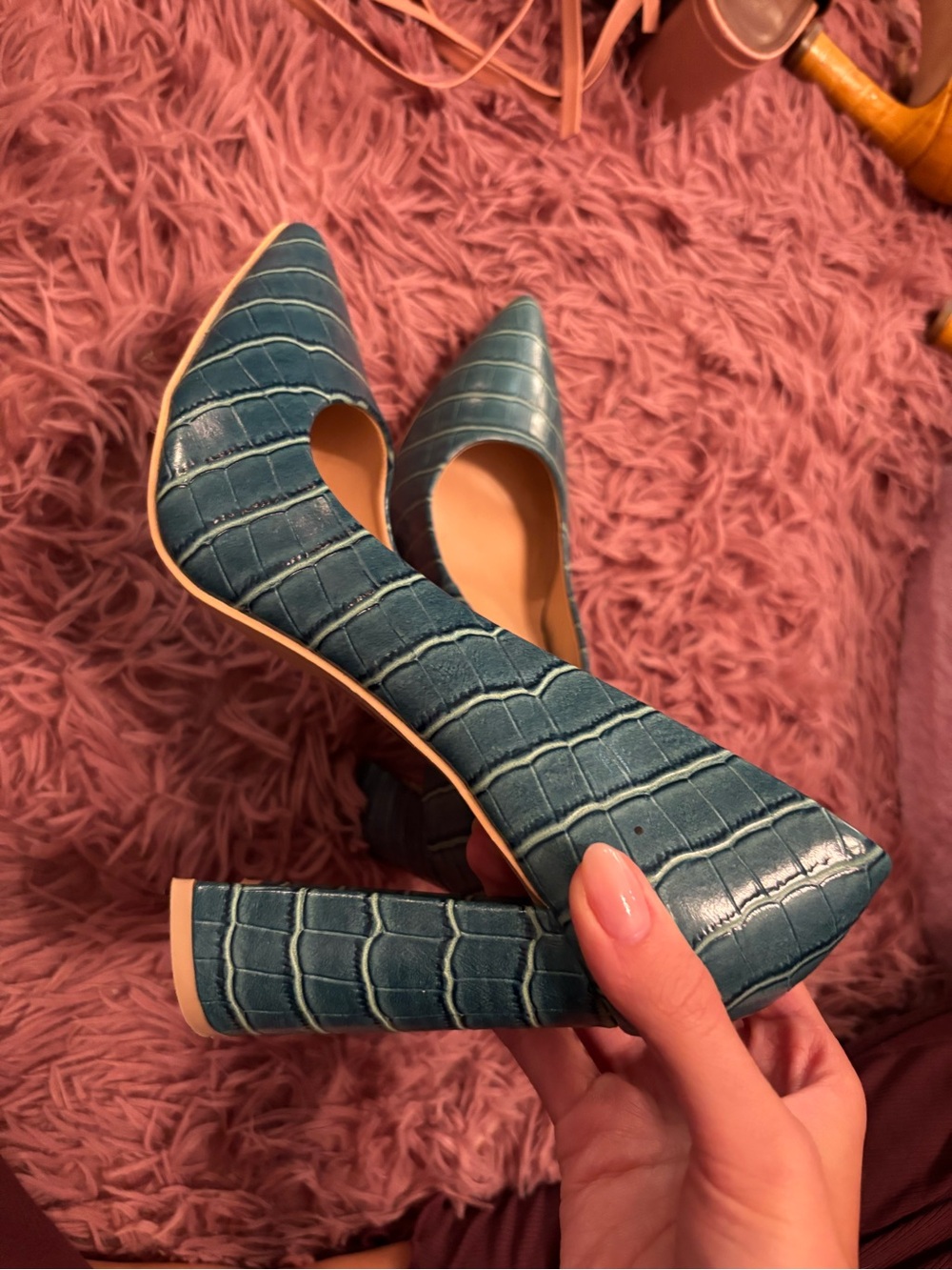 Women’s Wide Teal Croc-Embossed Block Heel Pumps